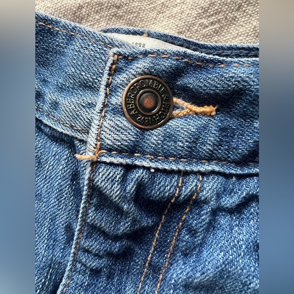 Abercrombie & Fitch Distressed Shorts​ - Picture 4 of 4